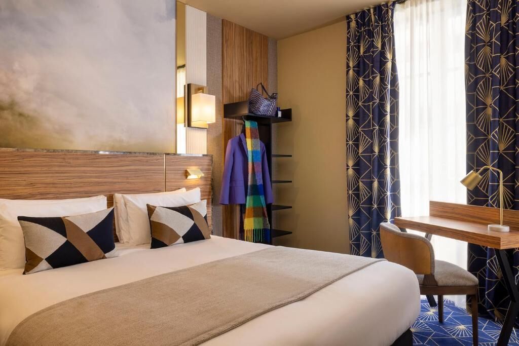Premium bedding, in-room safe, desk, laptop workspace
