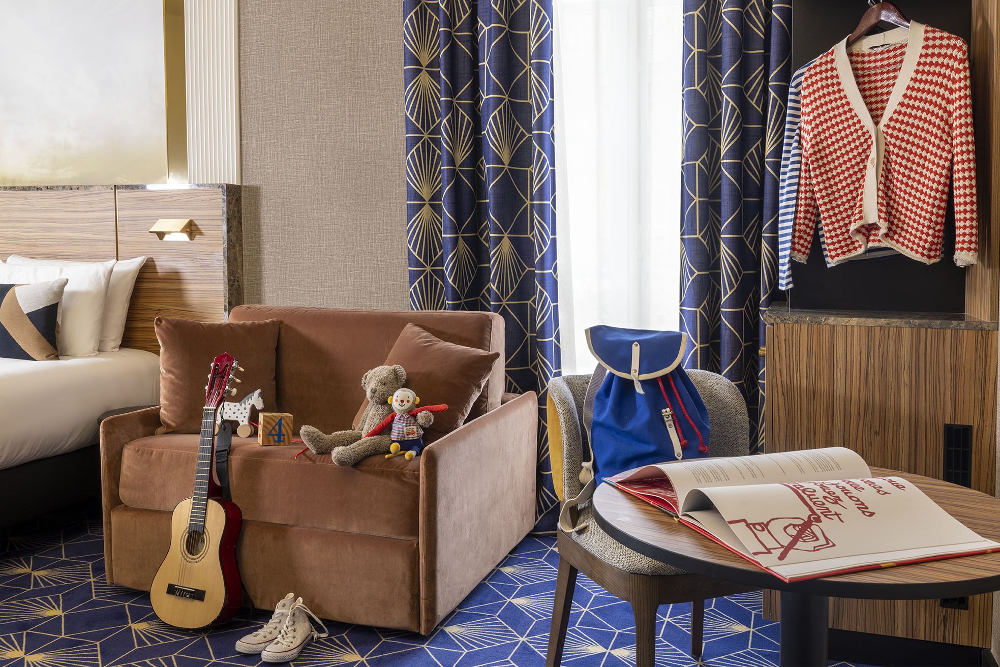 Habitación triple | Ropa de cama de alta calidad y caja de seguridad en la habitación 