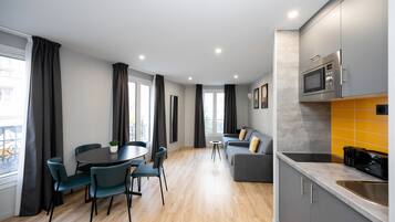 One Bedroom Apartment (5 Adults) | In-room safe, soundproofing, iron/ironing board, free WiFi