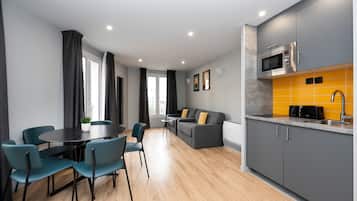 Apartamento (5 pers) | Cocina privada | Frigorífico pequeño, microondas y placa de cocina