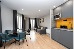 Departamento (5 pers) | Cocina privada | Frigobar, microondas, parrilla de estufa y cafetera de espresso 