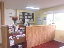 Mostrador para check-in y check-out