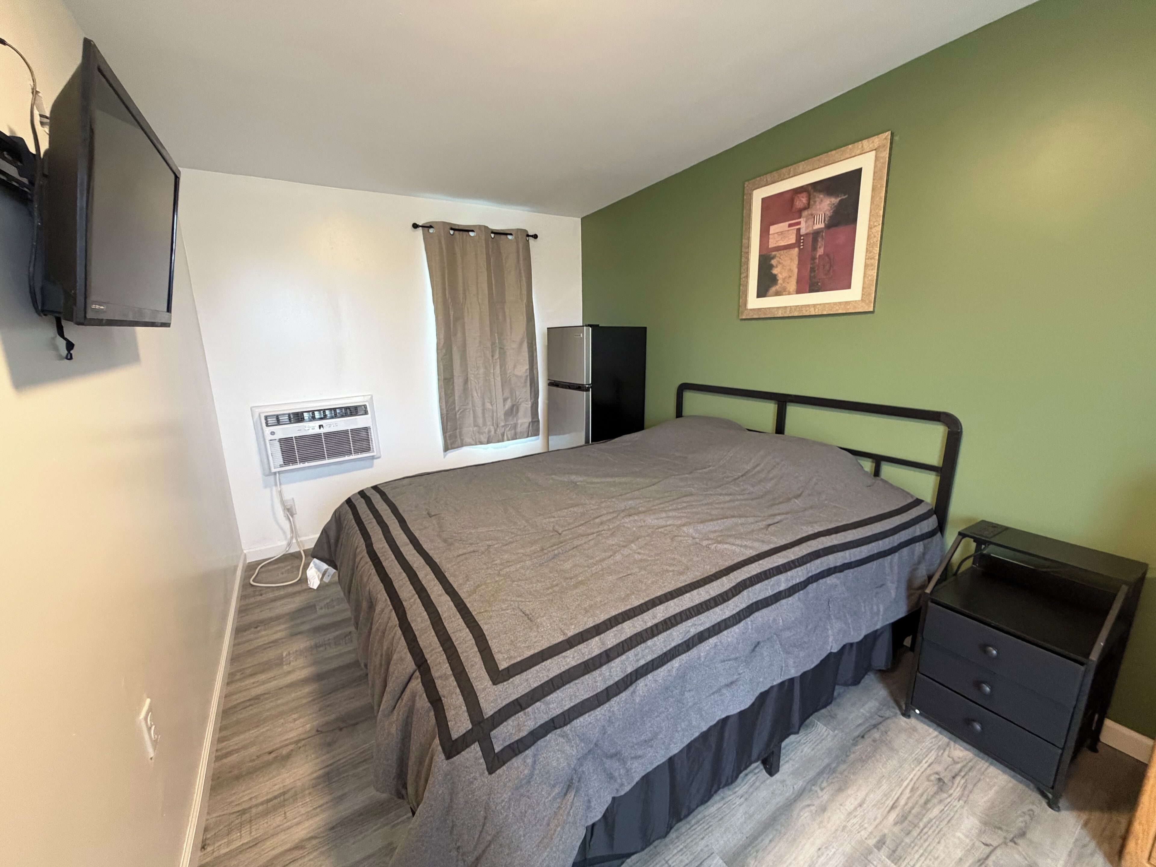 Standard Room, 1 Queen Bed