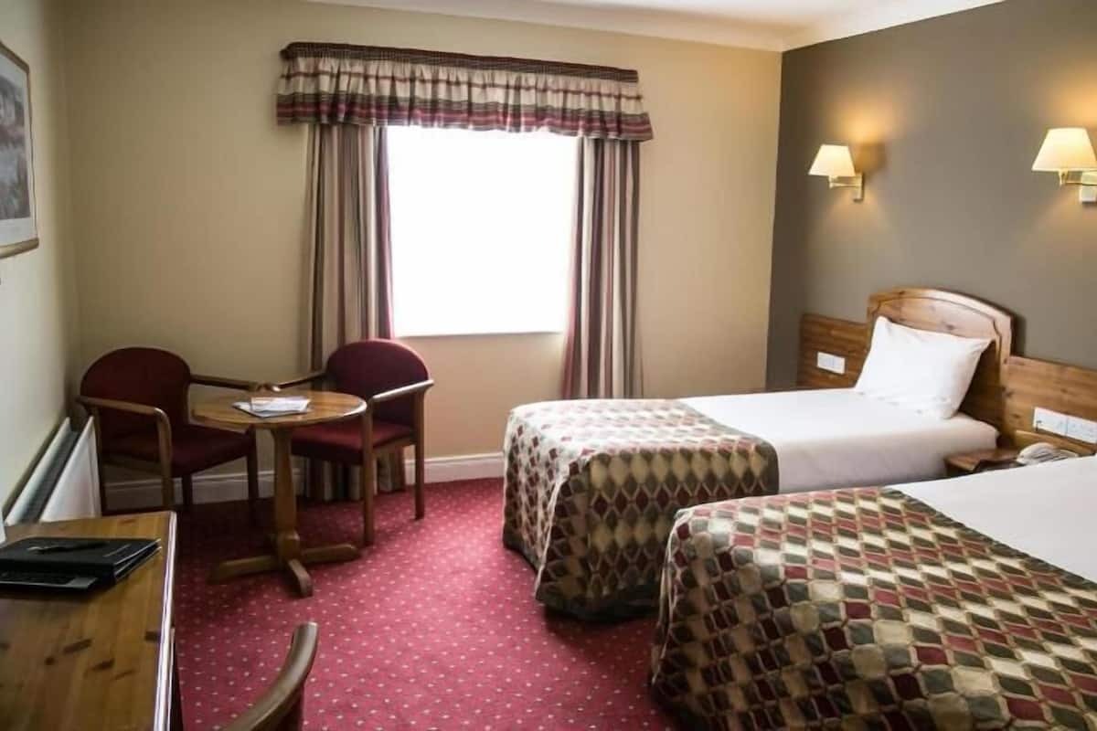 1 bedroom, in-room safe, desk, iron/ironing board