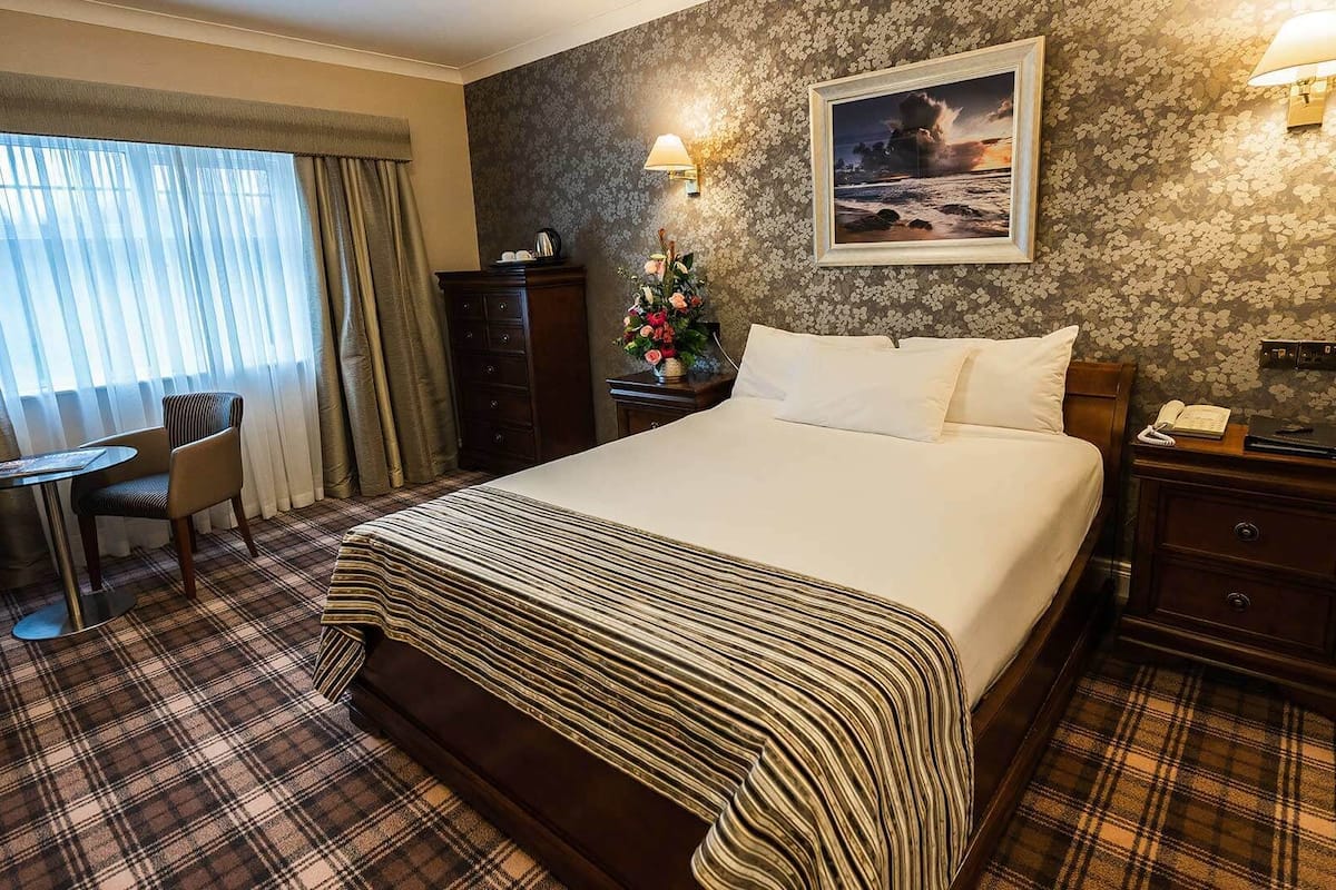 1 bedroom, in-room safe, desk, iron/ironing board