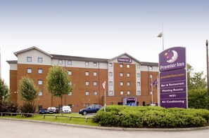 Exterior - Premier Inn Castleford Xscape - M62 J32 (Castleford)