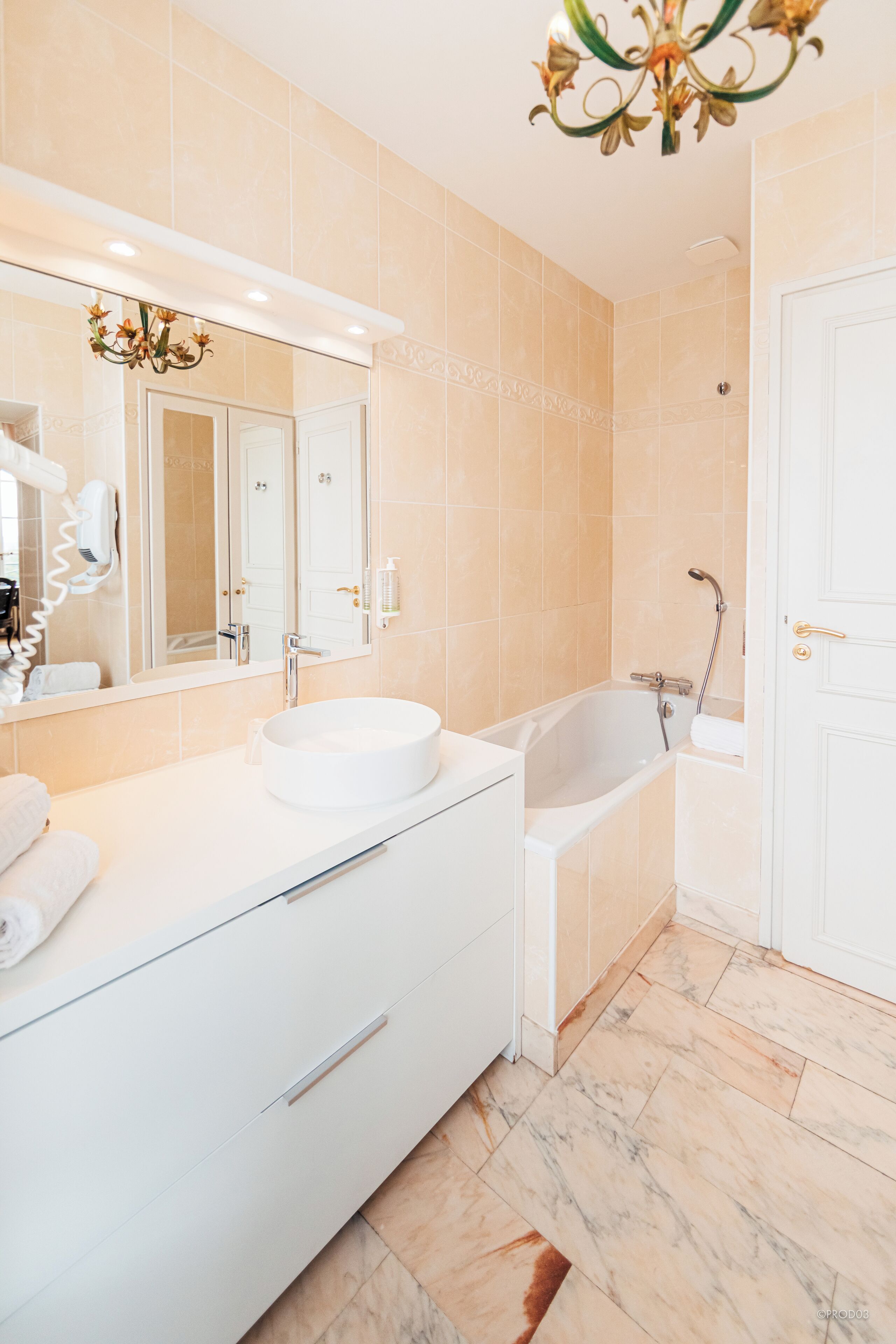 luxury double room | bathroom | free toiletries, hair dryer, bathrobes, towels