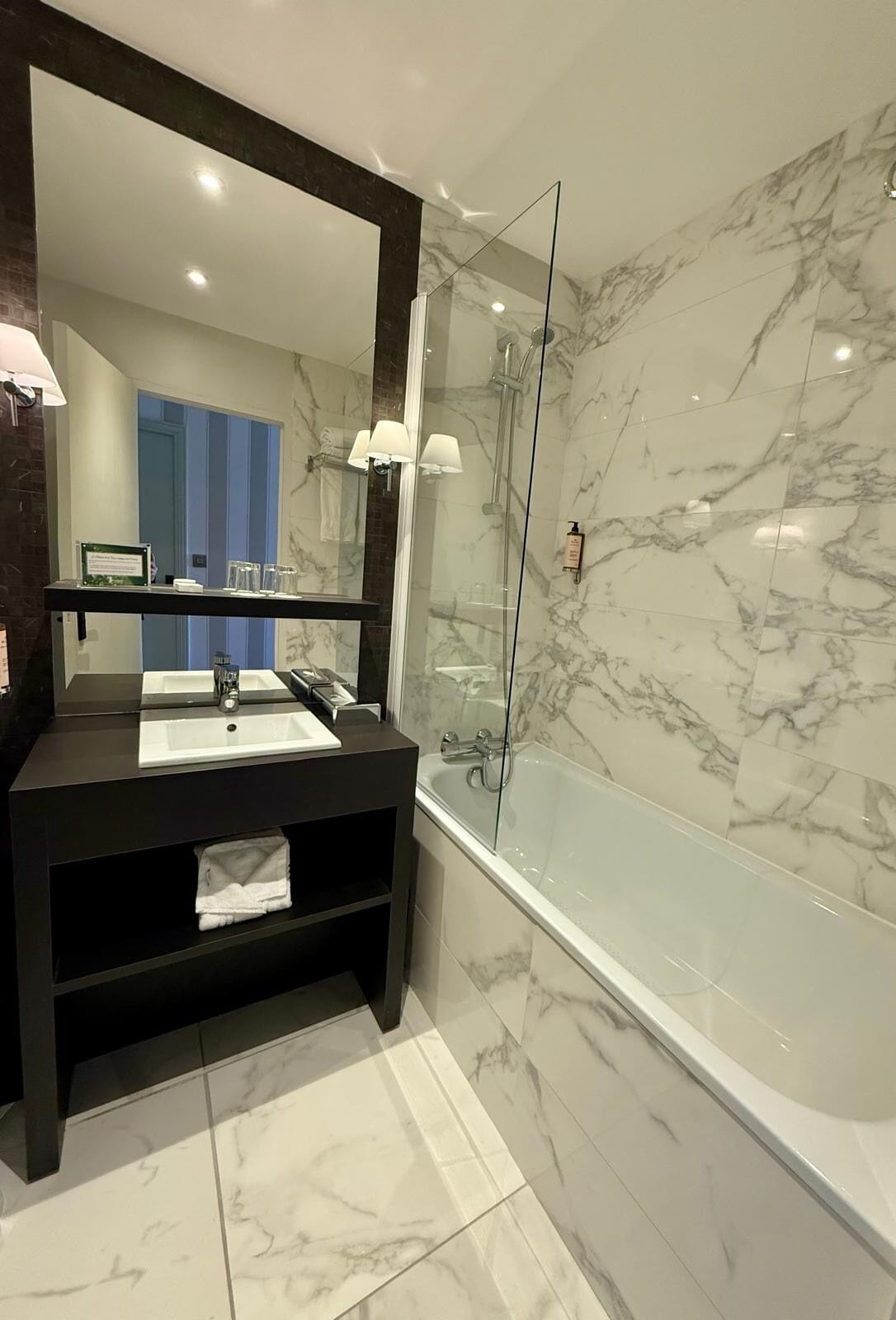 superior room, 1 double bed | bathroom | hair dryer, towels