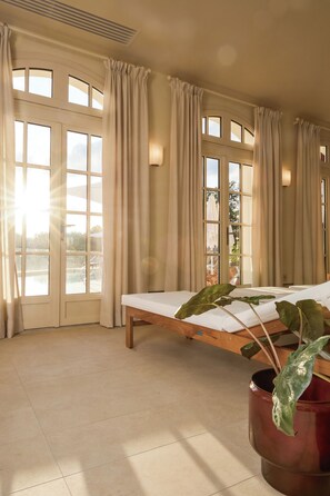 Couples treatment rooms, sauna, hot tub, steam room, massages - Château de La Tour (Gouvieux)