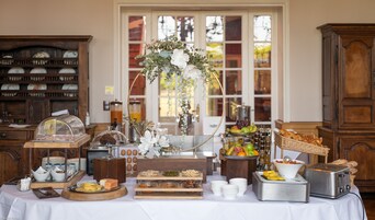 Se ofrece un desayuno bufé (20 EUR por persona)