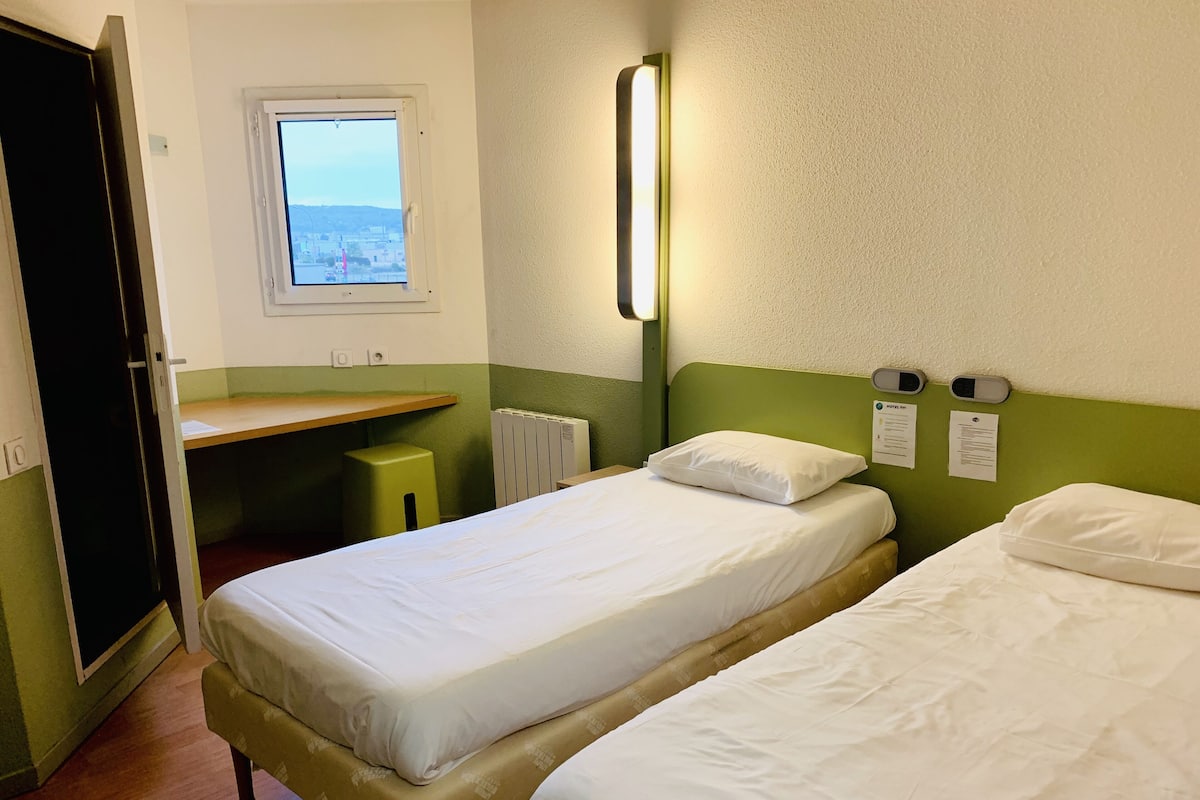Basic Twin Room