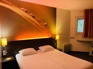 Bureau, lits bébé (gratuits), Wi-Fi gratuit, draps fournis