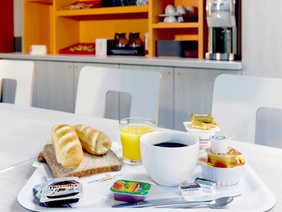 Frokostbuffé hver dag (EUR 6.5 per person)