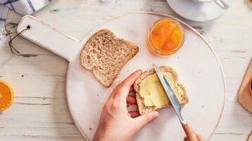 Petit déjeuner buffet (6.5 EUR par personne)