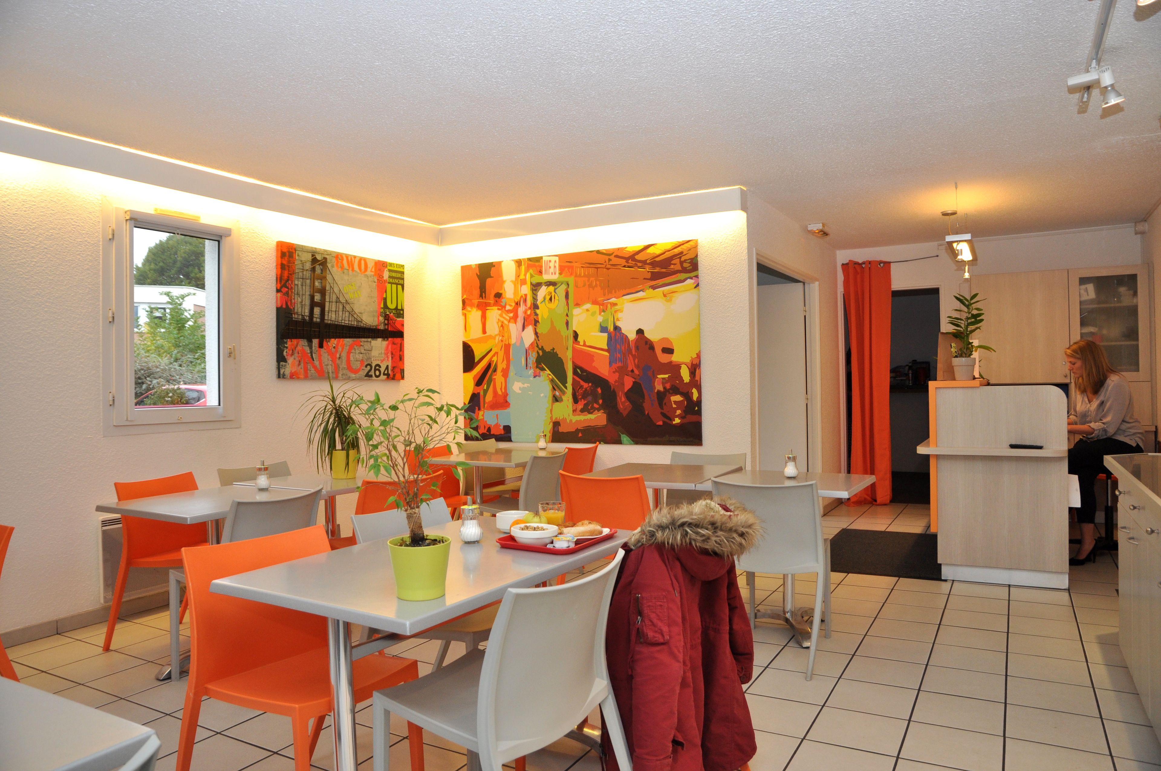 Daily buffet breakfast (EUR 6.3 per person)