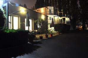 Front of property – evening/night - BHôtel De Caen (Mondeville)