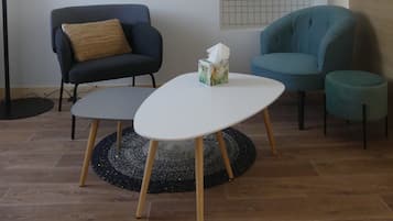 Comfort studio | Woonruimte | Flatscreentelevisie