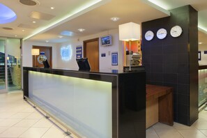 Exterior - Holiday Inn Express London - Swiss Cottage by IHG (London)