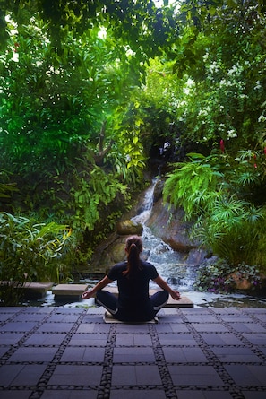 Körperbehandlungen, Aromatherapie, Ganzkörperwickelbehandlung