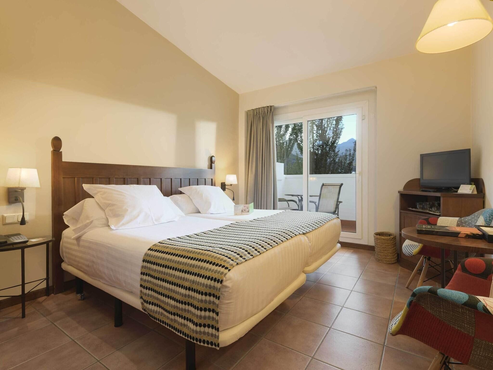 Down comforters, minibar, in-room safe, desk