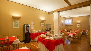 Petit déjeuner buffet compris tous les jours