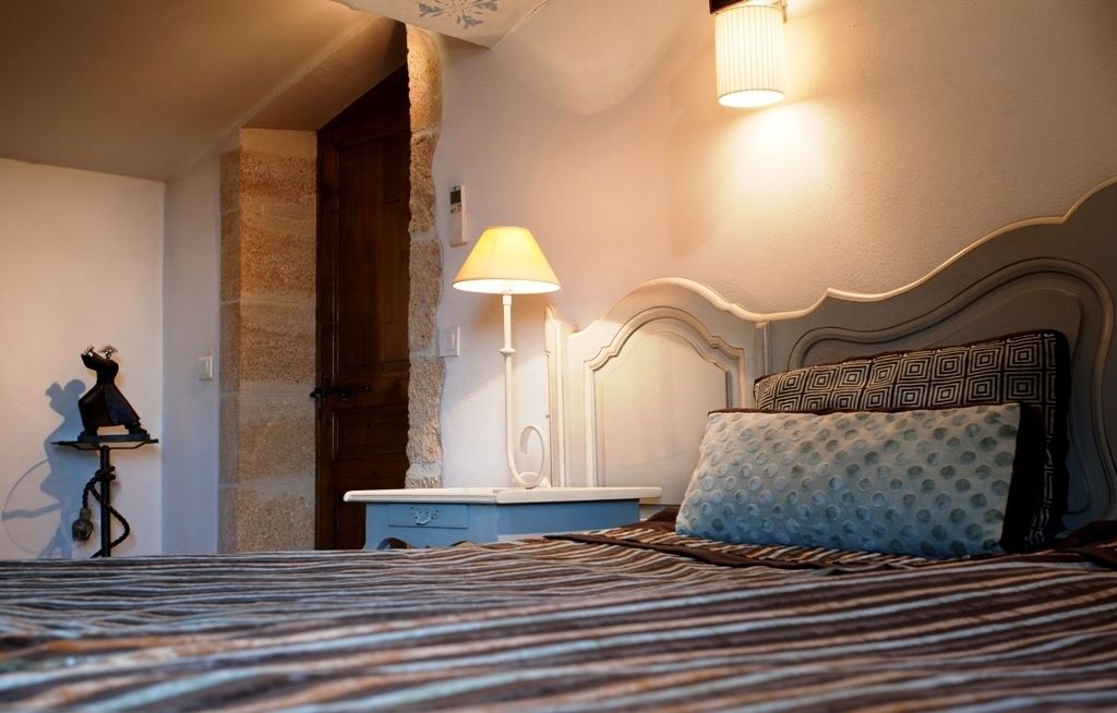 2 bedrooms, premium bedding, minibar, in-room safe