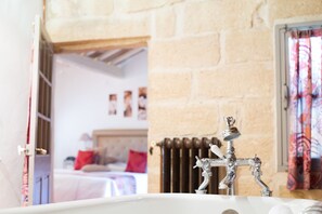 Literie de qualité supérieure, minibar, coffres-forts dans les chambres