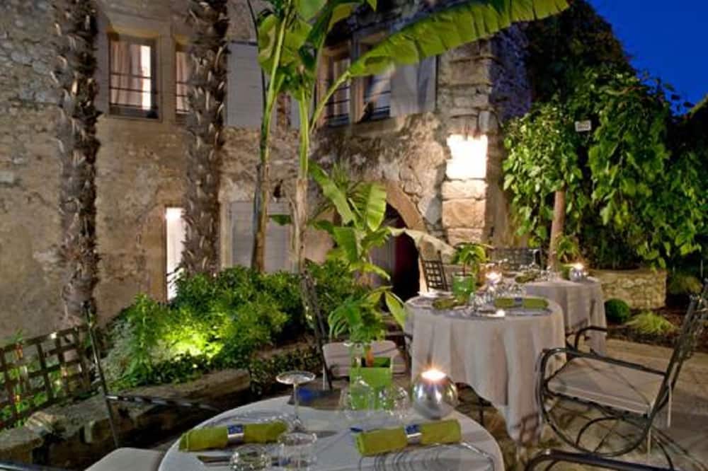 Hostellerie Le Castellas