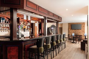 Bar (on property) - Dunollie Hotel (Strath)