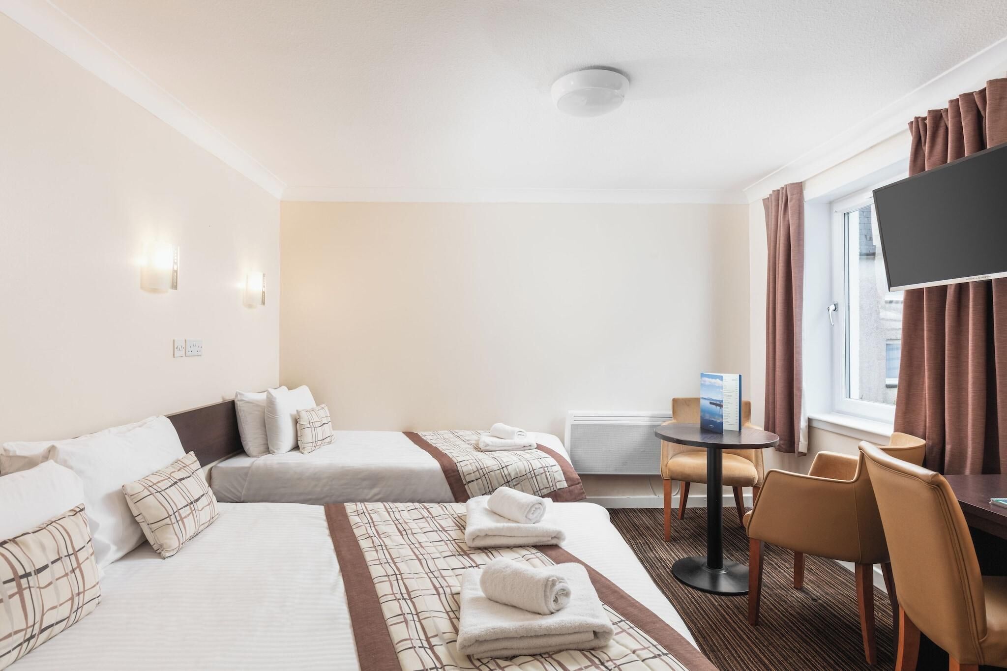 Desk, WiFi (free), bed sheets