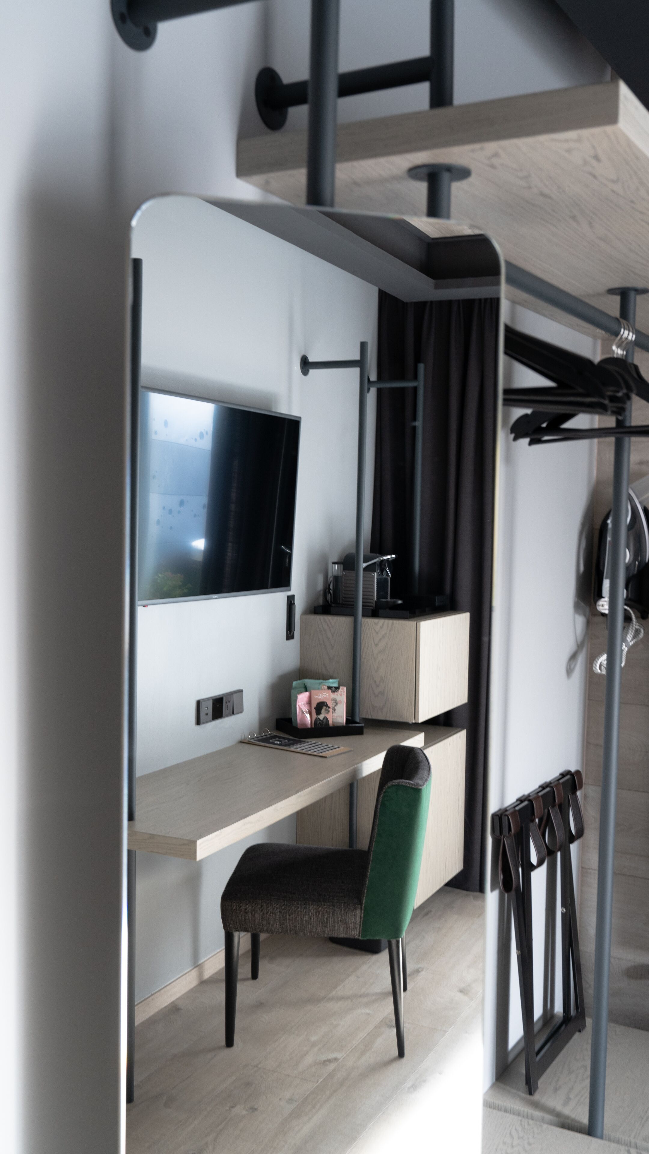 1 bedroom, hypo-allergenic bedding, down duvets, select comfort beds