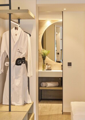 Bathroom - Hotel Regina (Madrid)