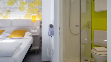 Superior Twin Room, 2 Twin Beds | Desk, soundproofing, iron/ironing board, bed sheets
