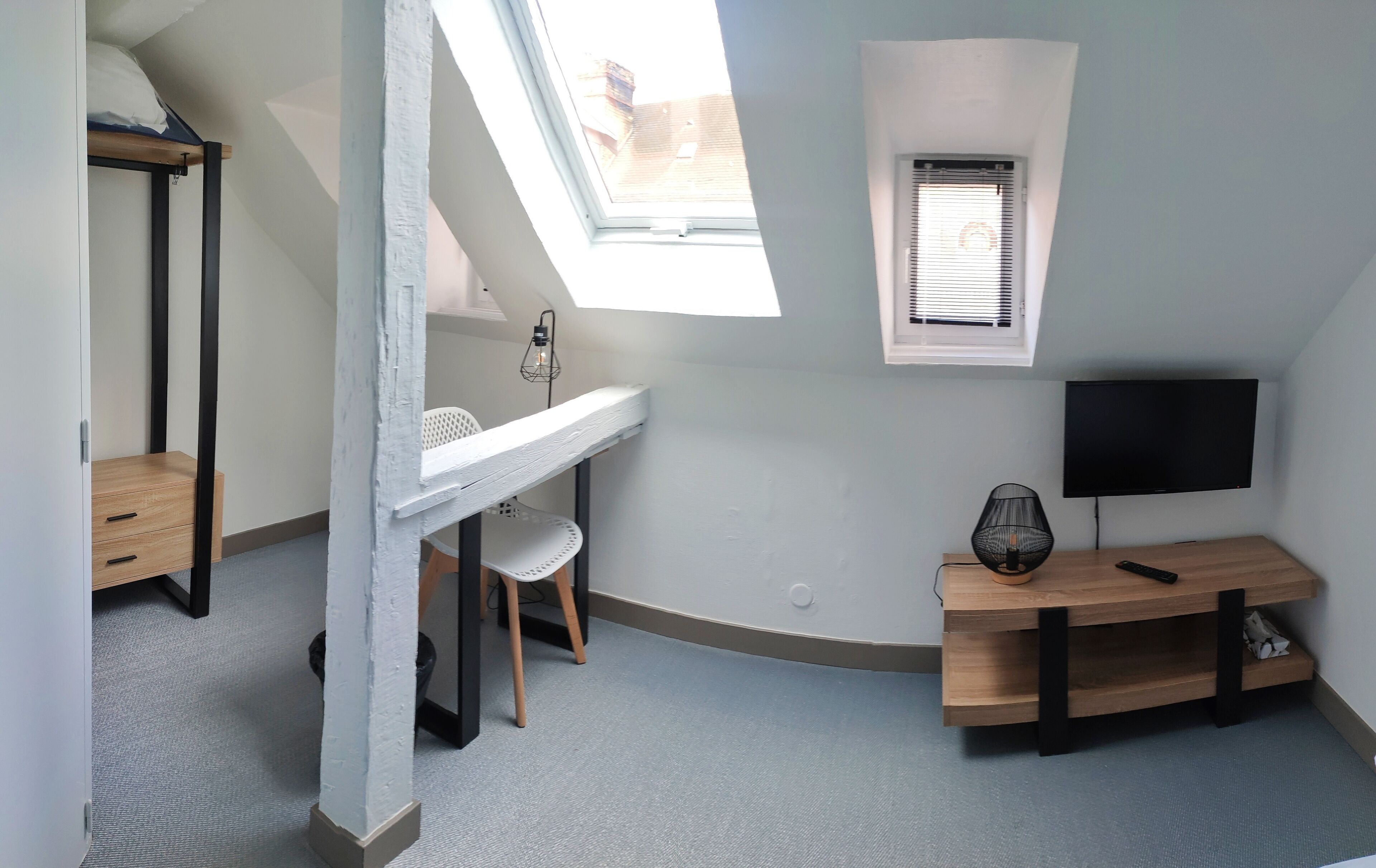 Desk, soundproofing, iron/ironing board, bed sheets