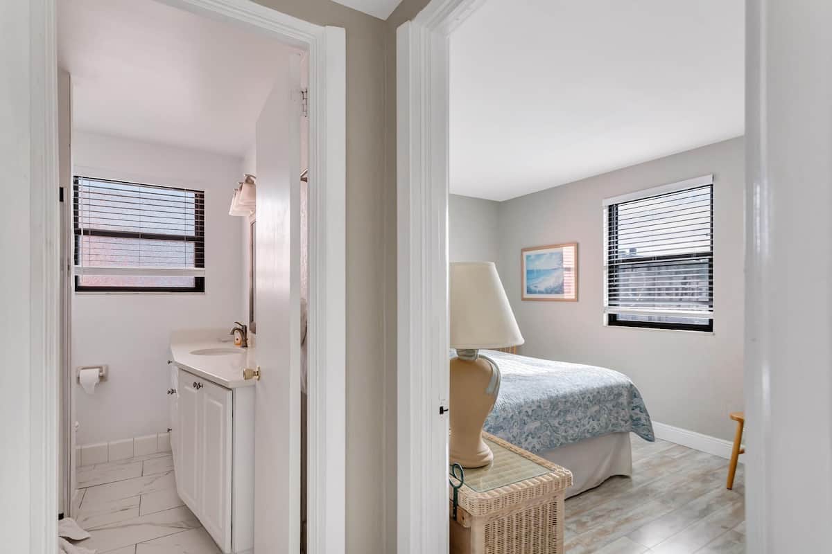 Condo, 1 Bedroom, Kitchen | 2 bedrooms, individually decorated, individually furnished, free WiFi
