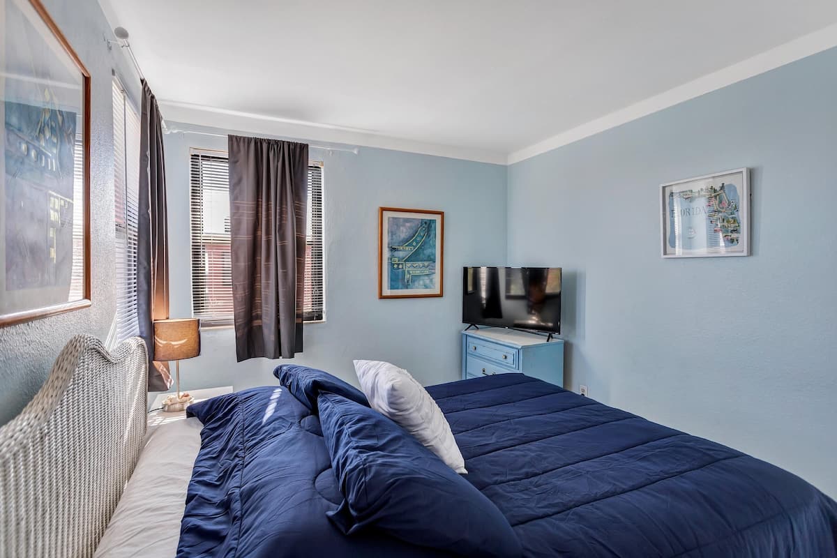 Condo, 2 Bedrooms, Kitchen | WiFi (free), alarm clocks, individually decorated