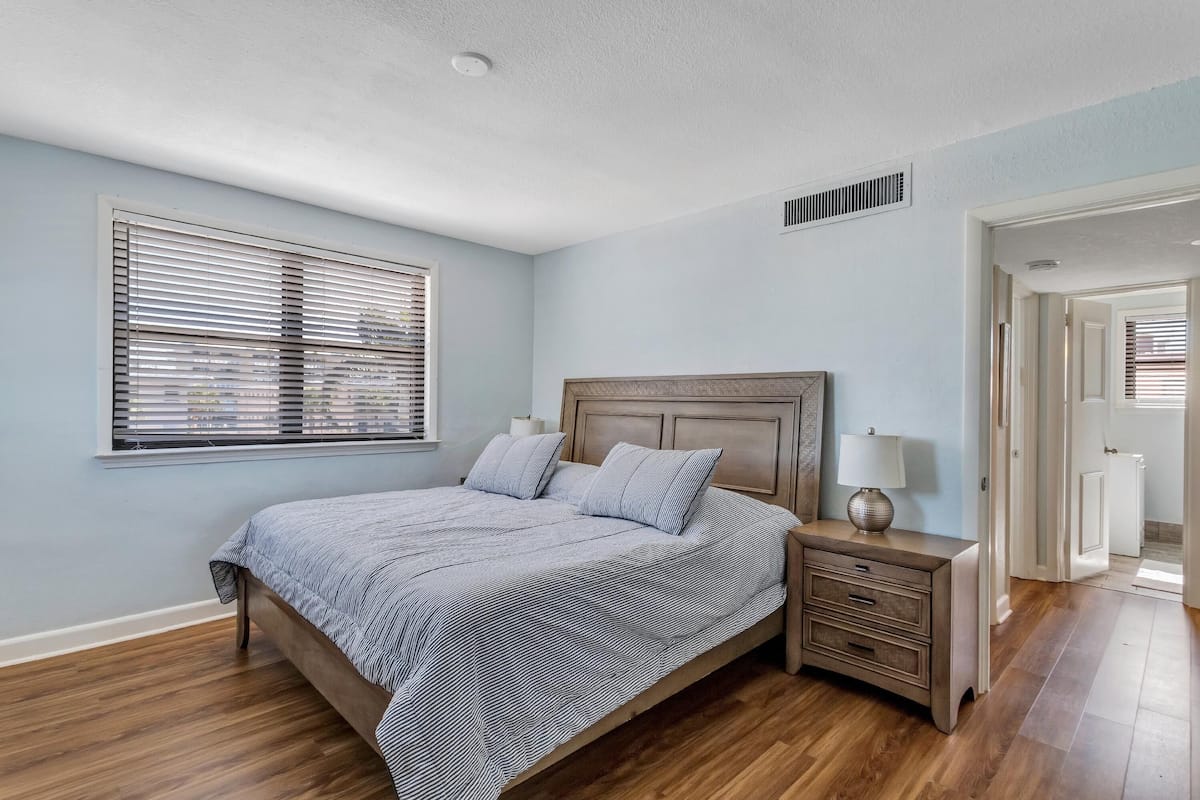 Condo, 2 Bedrooms, Kitchen | WiFi (free), alarm clocks, individually decorated