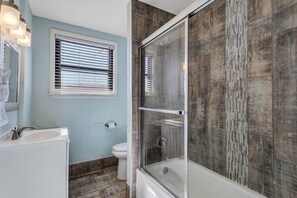 Condo, 2 Bedrooms, Kitchen | Bathroom