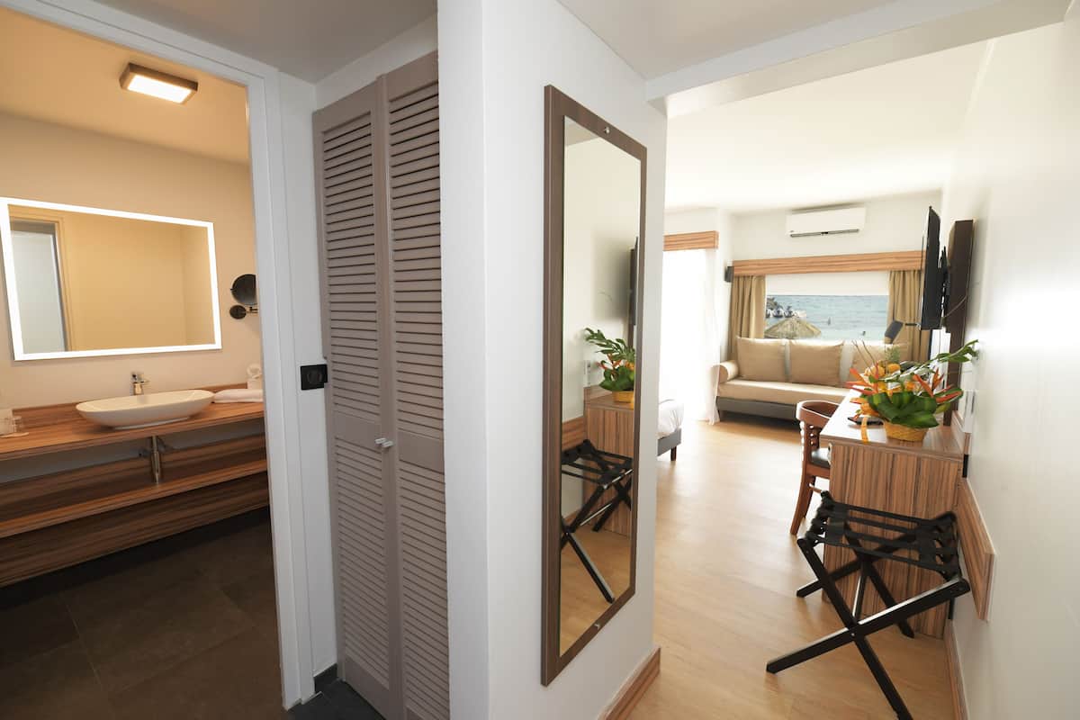 Prestige Double Room, Sea View | In-room safe, desk, laptop workspace, blackout drapes