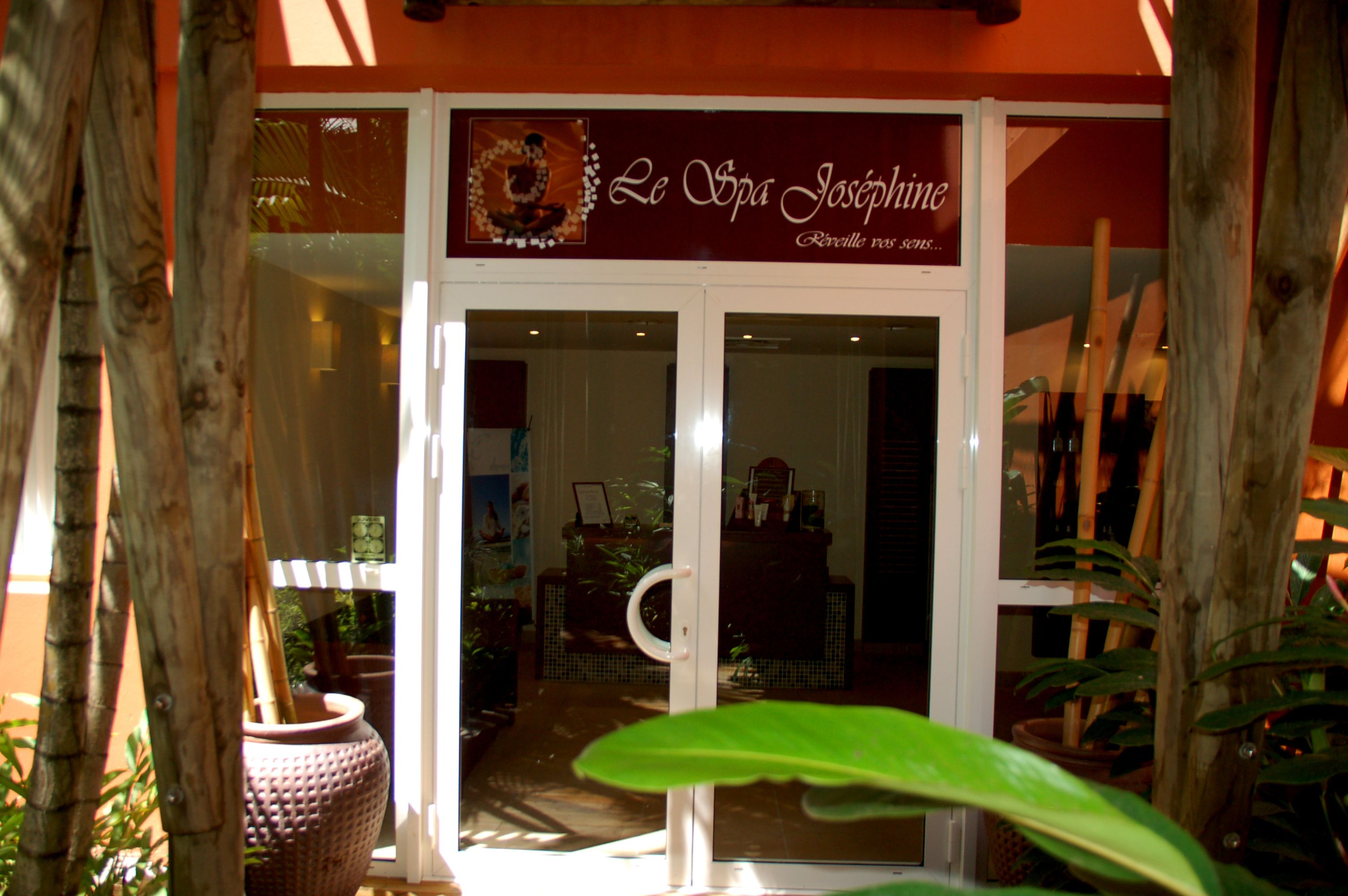 Couples treatment rooms, sauna, hot tub, steam room, Turkish bath