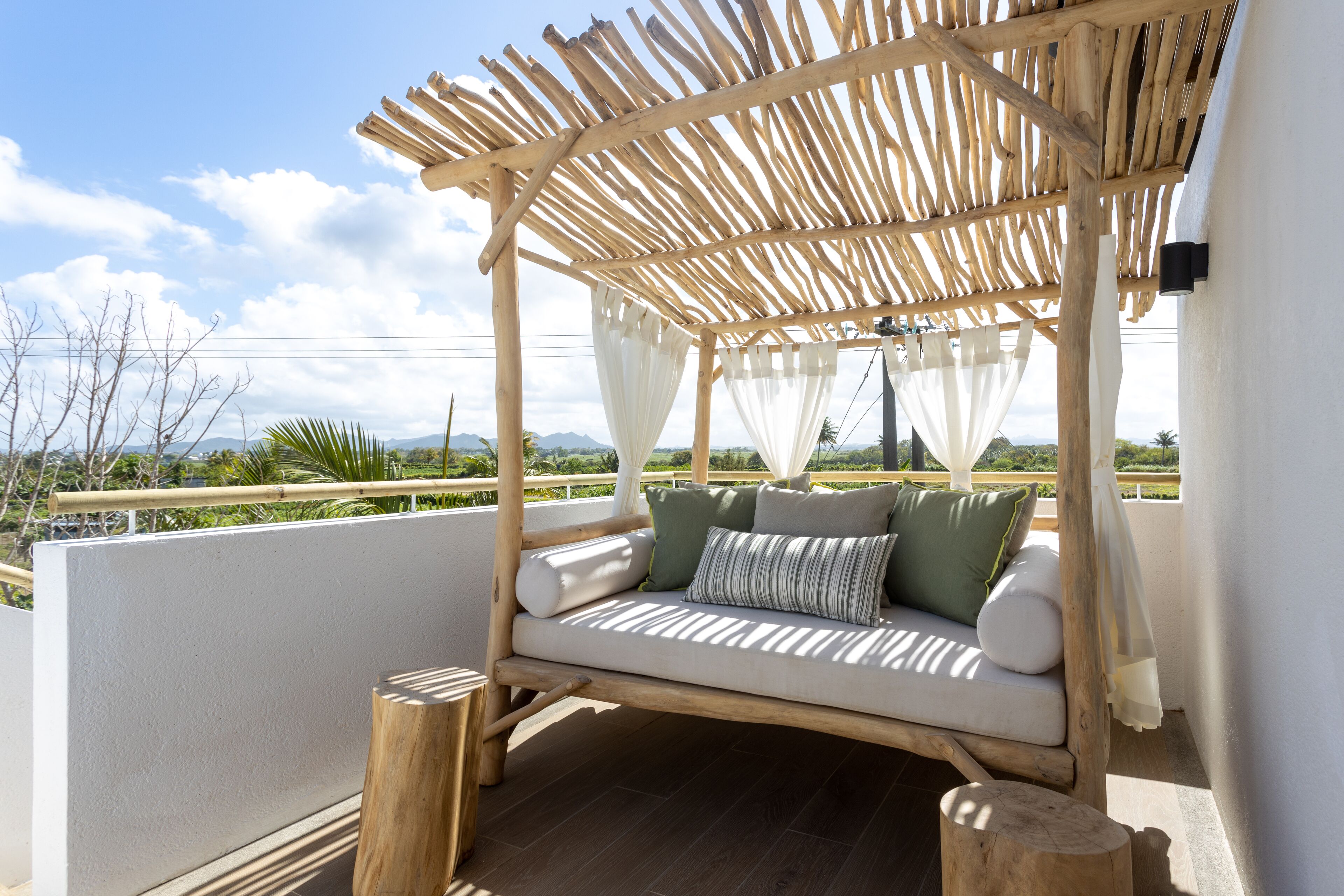 Couples treatment rooms, body treatments, body scrubs, facials