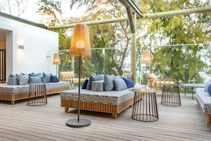 4 bar/lounge, bar tepi kolam renang