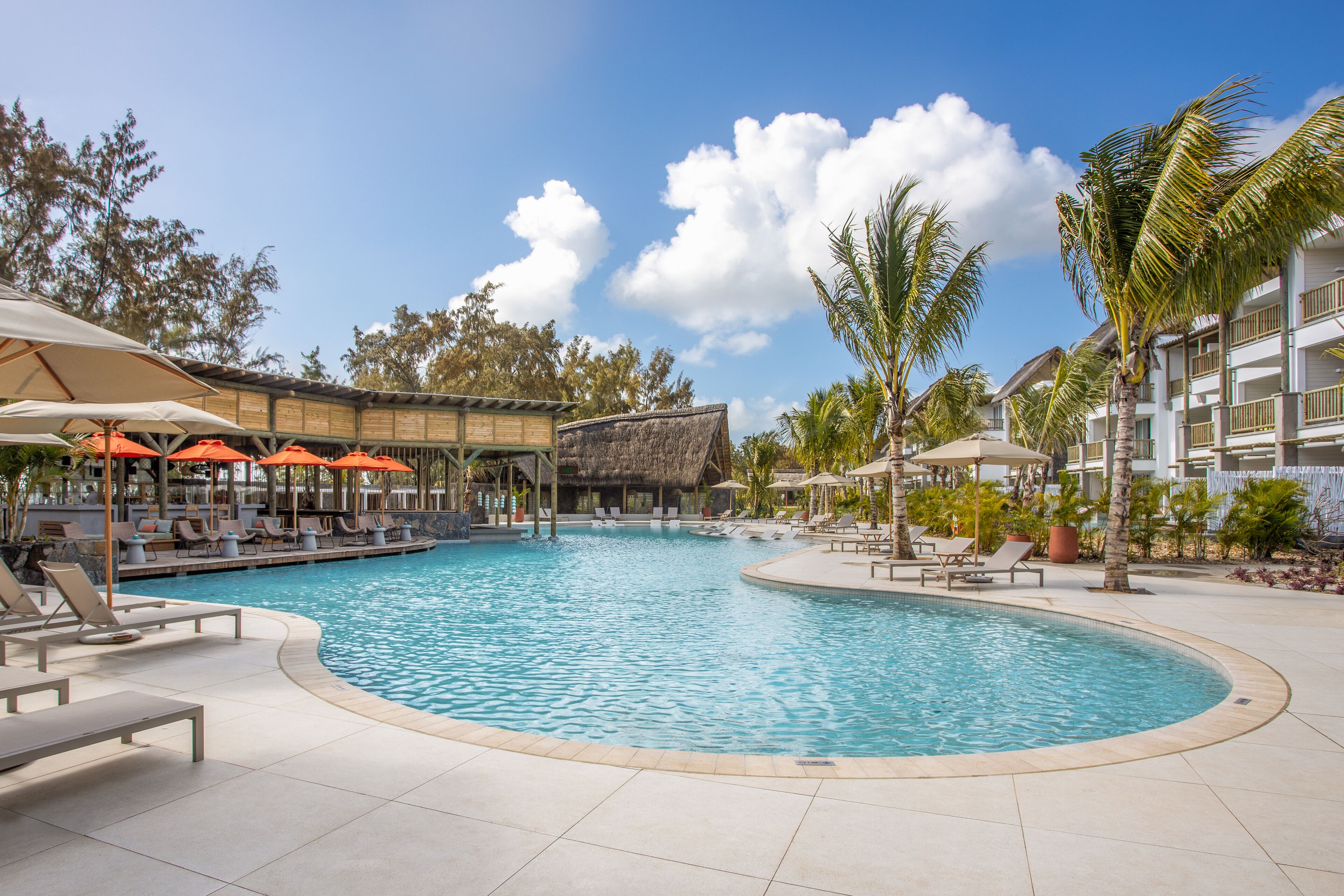 4 间酒吧/酒廊、池畔酒吧