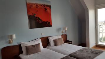 Minibar, in-room safe, blackout curtains, free WiFi