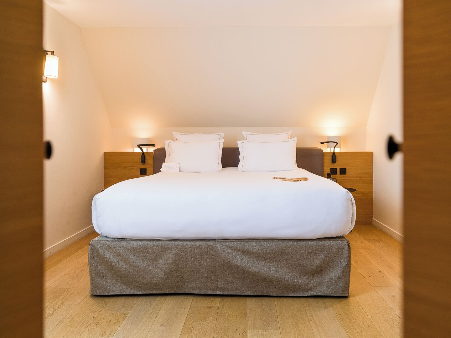 Suite | Minibar, caja fuerte, decoración individual y mobiliario individual