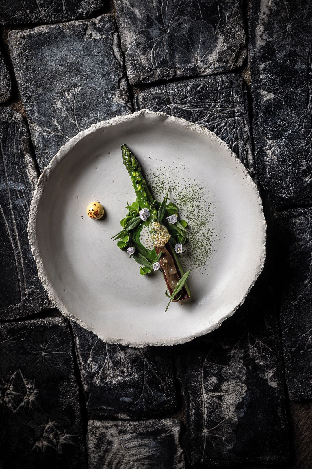 2 restaurants, lunch, dinner served; regional cuisine