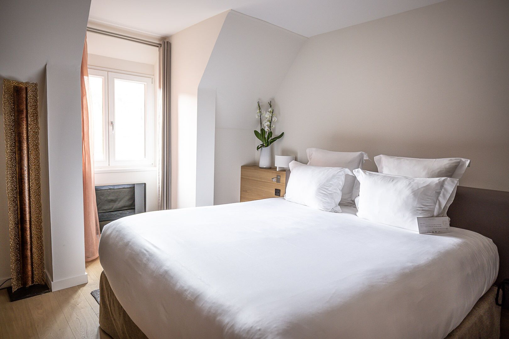 superior room | minibar, in-room safe, individually decorated, individually furnished