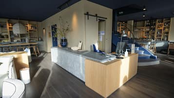 Chambre Double, Vue Port ou Place | Entrée de l’hébergement