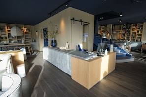 Double Room, City View | Pintu masuk hartanah