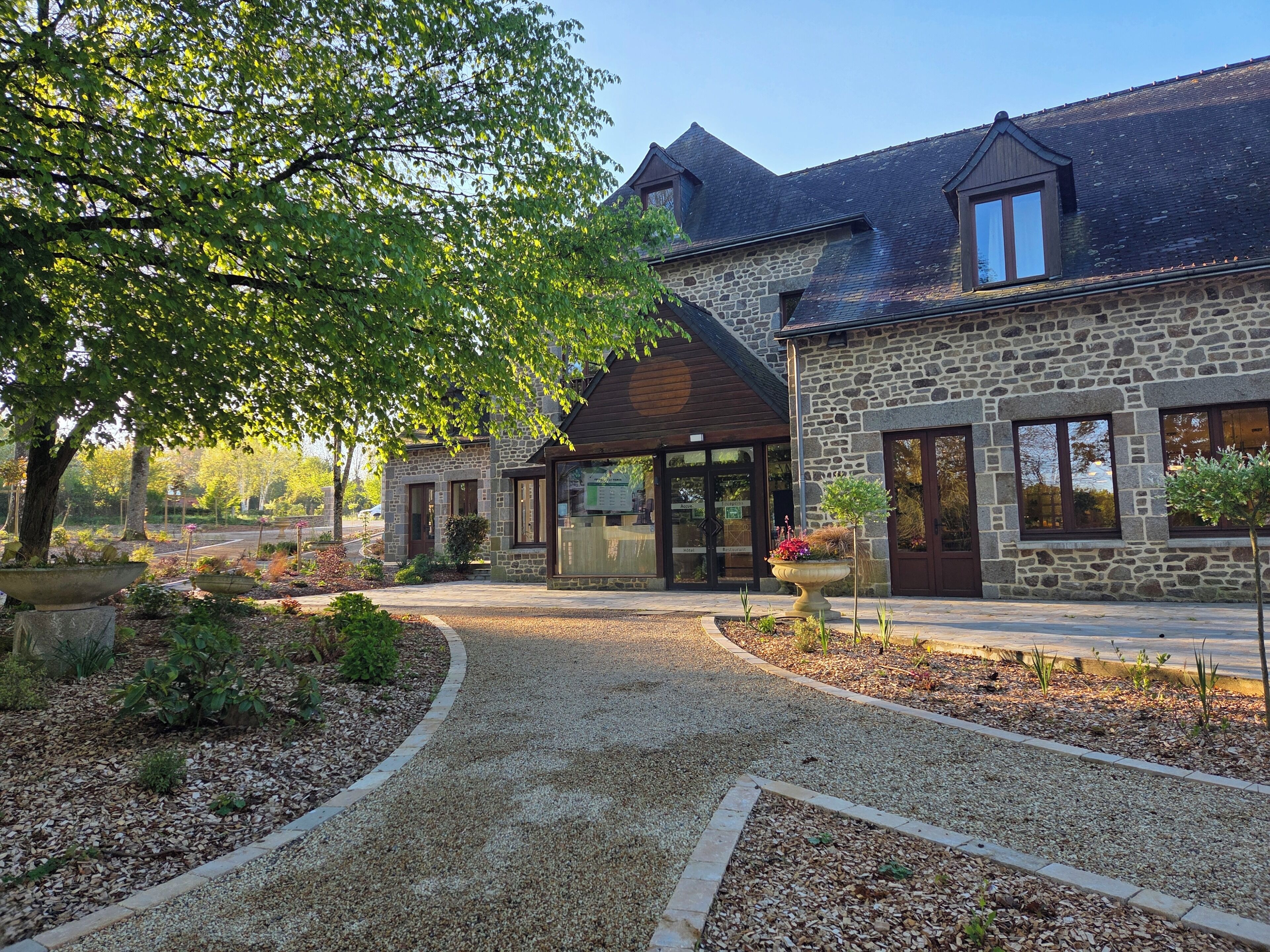 المنشأة من الخارج